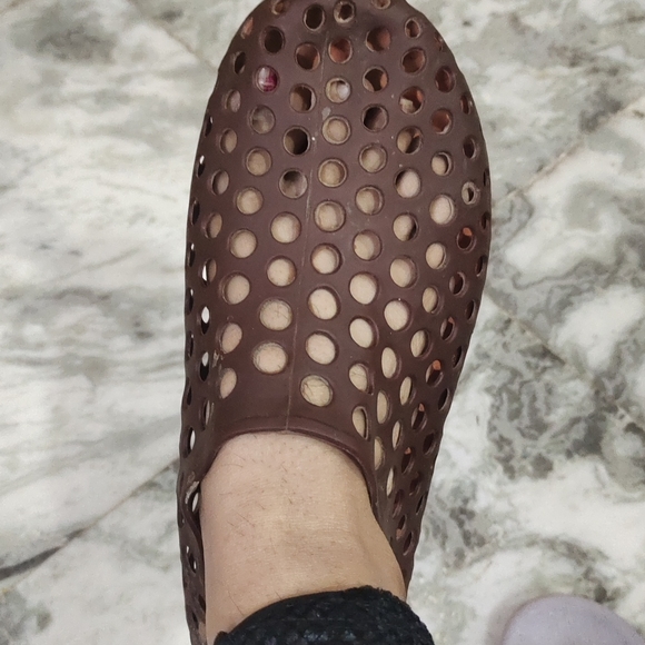 Stylish crocs - Picture 2 of 4